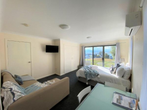 Poley Cow Studio - Lake & Mountain Views l Air-Con l Parking